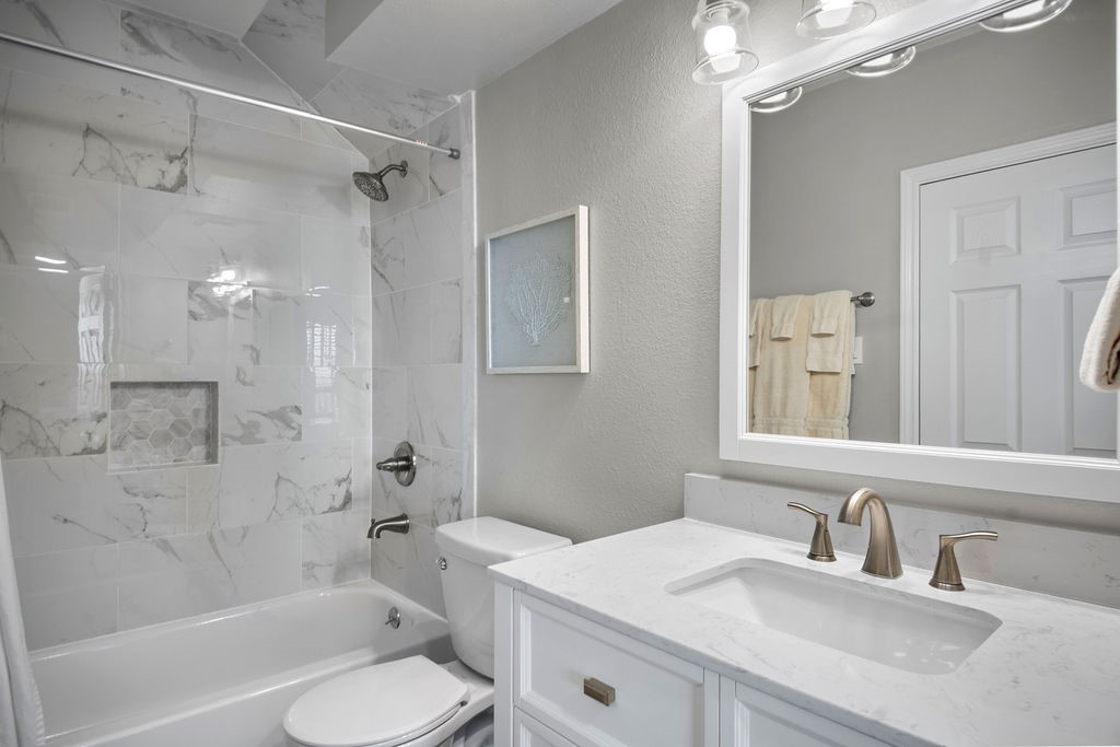 6745 Seacomber Dr 807 Property Photo 17