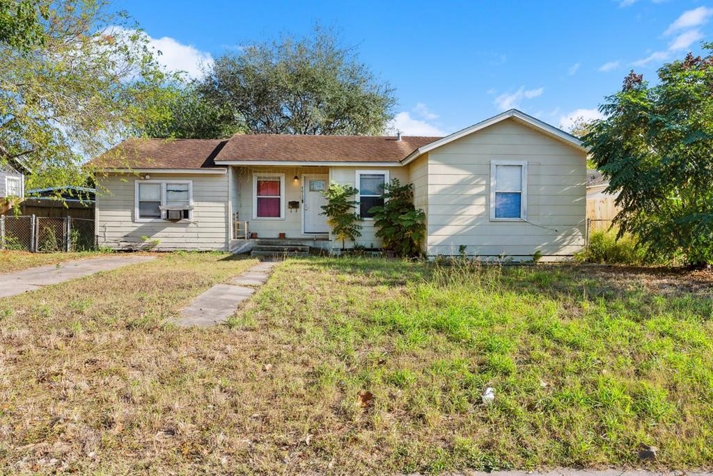 4012 Willow St Property Photo 1