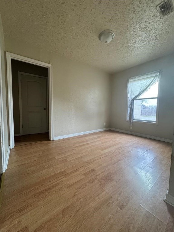 4012 Willow St Property Photo 8