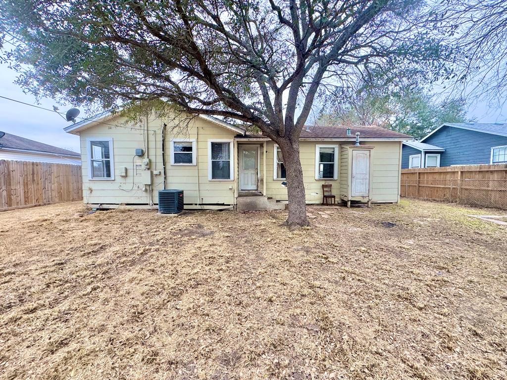 4012 Willow St Property Photo 17