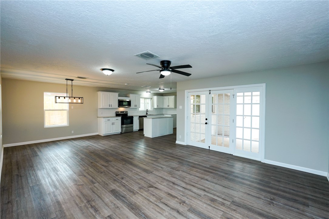 2746 Big Oak Property Photo 2