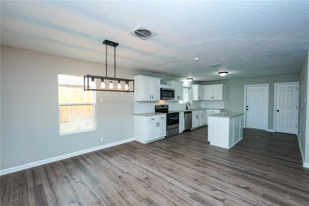 2746 Big Oak Property Photo 3