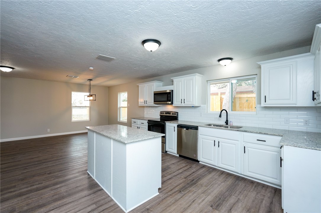2746 Big Oak Property Photo 5
