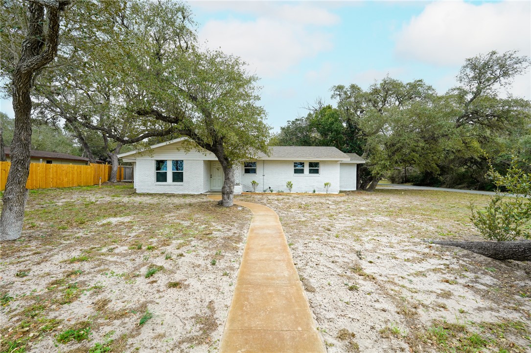 2746 Big Oak Property Photo 24