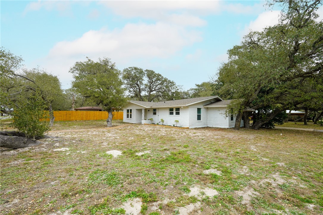2746 Big Oak Property Photo 25