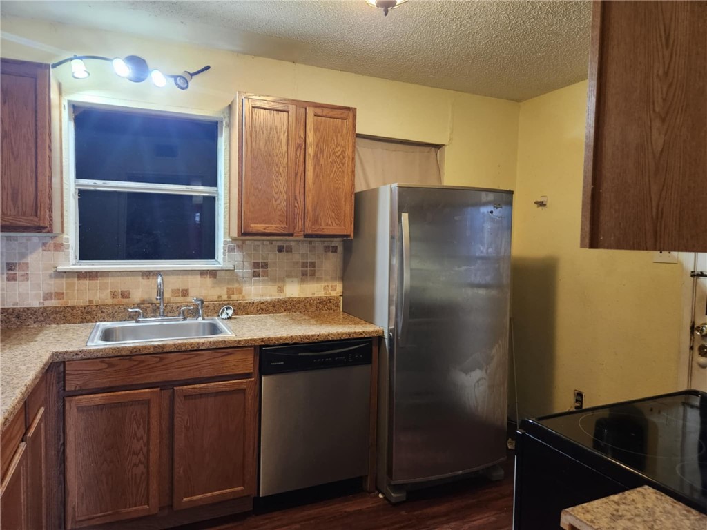 746 Pennington Dr Property Photo 6