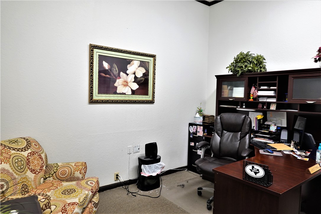 120 Green Ave Property Photo 10