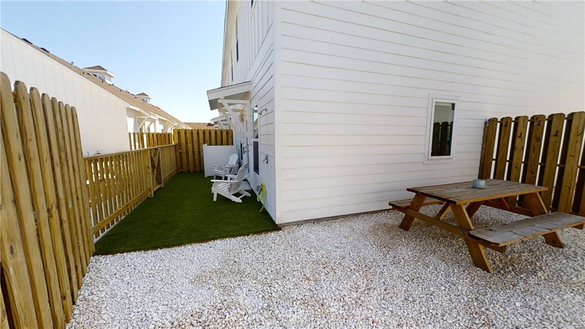15038 Kokomo Dr Property Photo 17