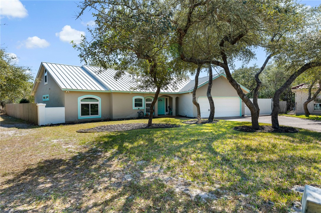 610 Bent Tree St Property Photo 2