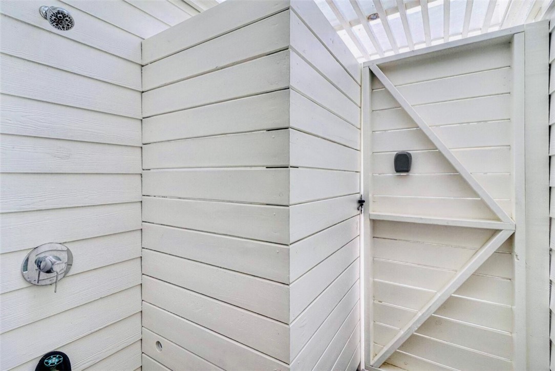 105 Triton Property Photo 6