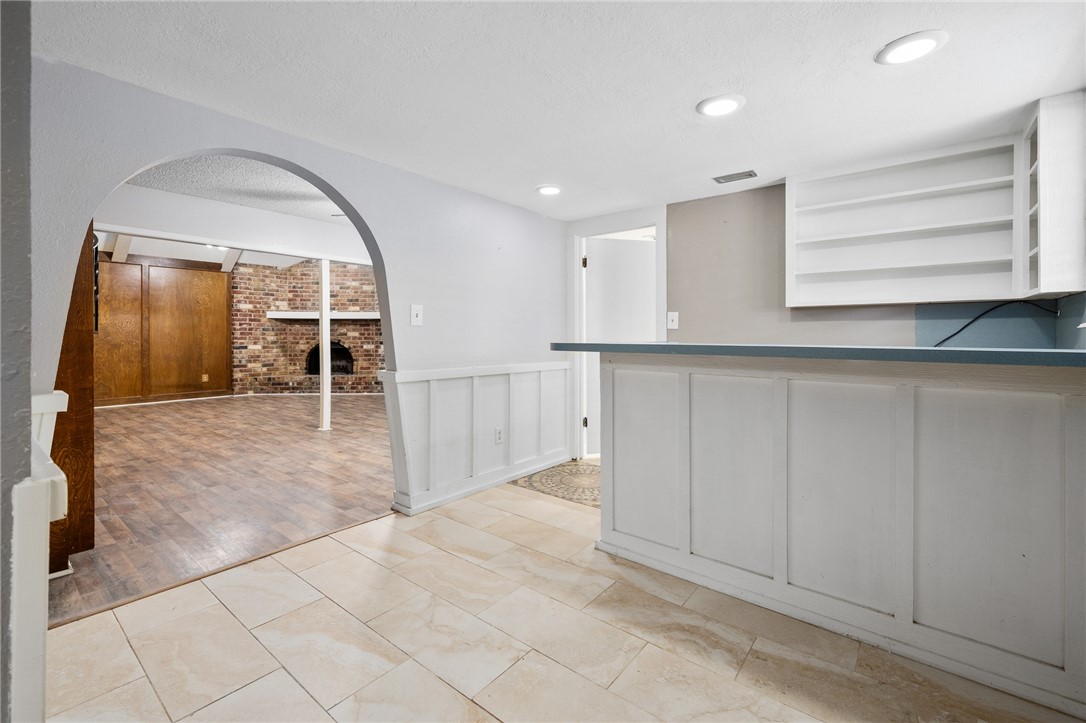 2825 Honeysuckle Property Photo 14