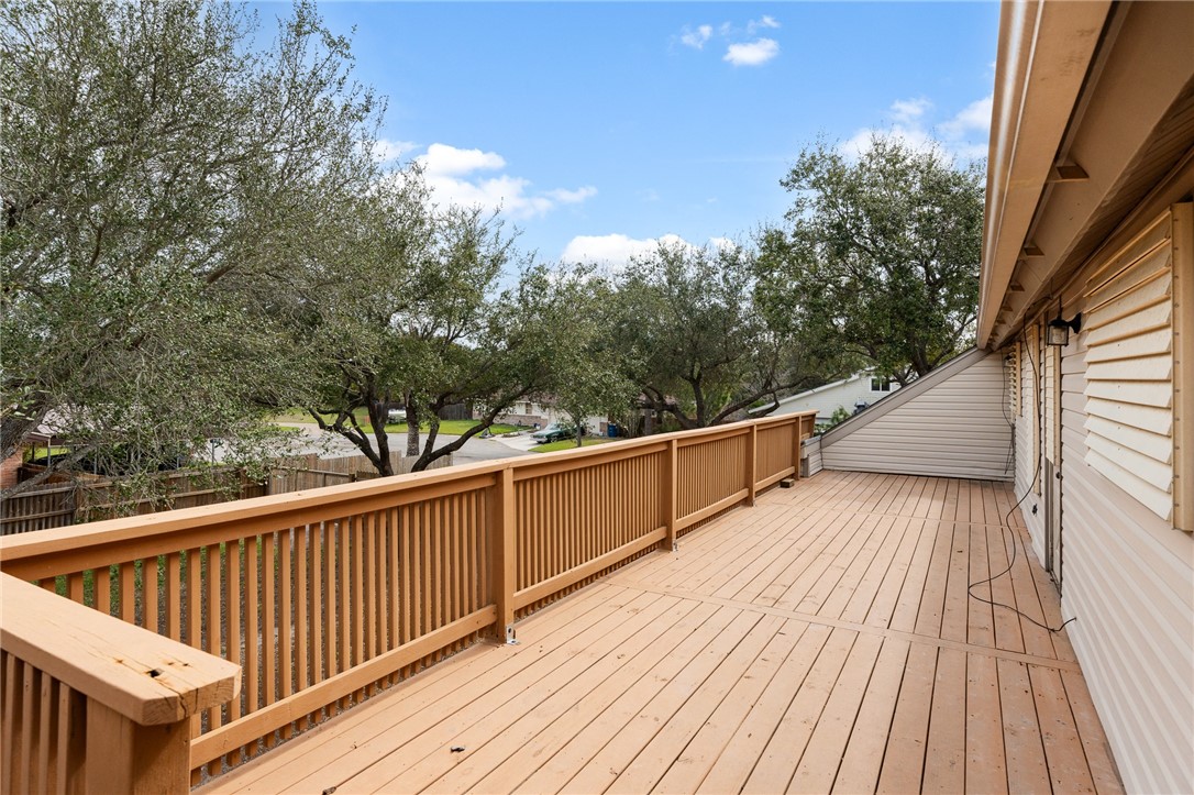 2825 Honeysuckle Property Photo 31