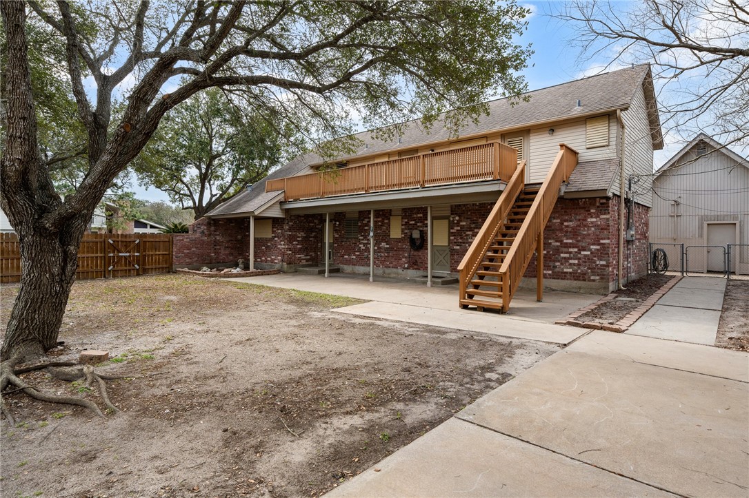 2825 Honeysuckle Property Photo 37