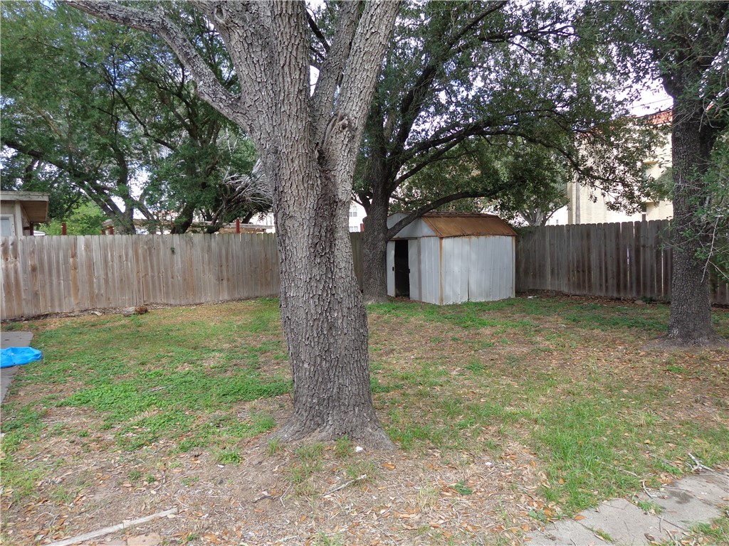 722 N Santa Anita Ave N Property Photo 9