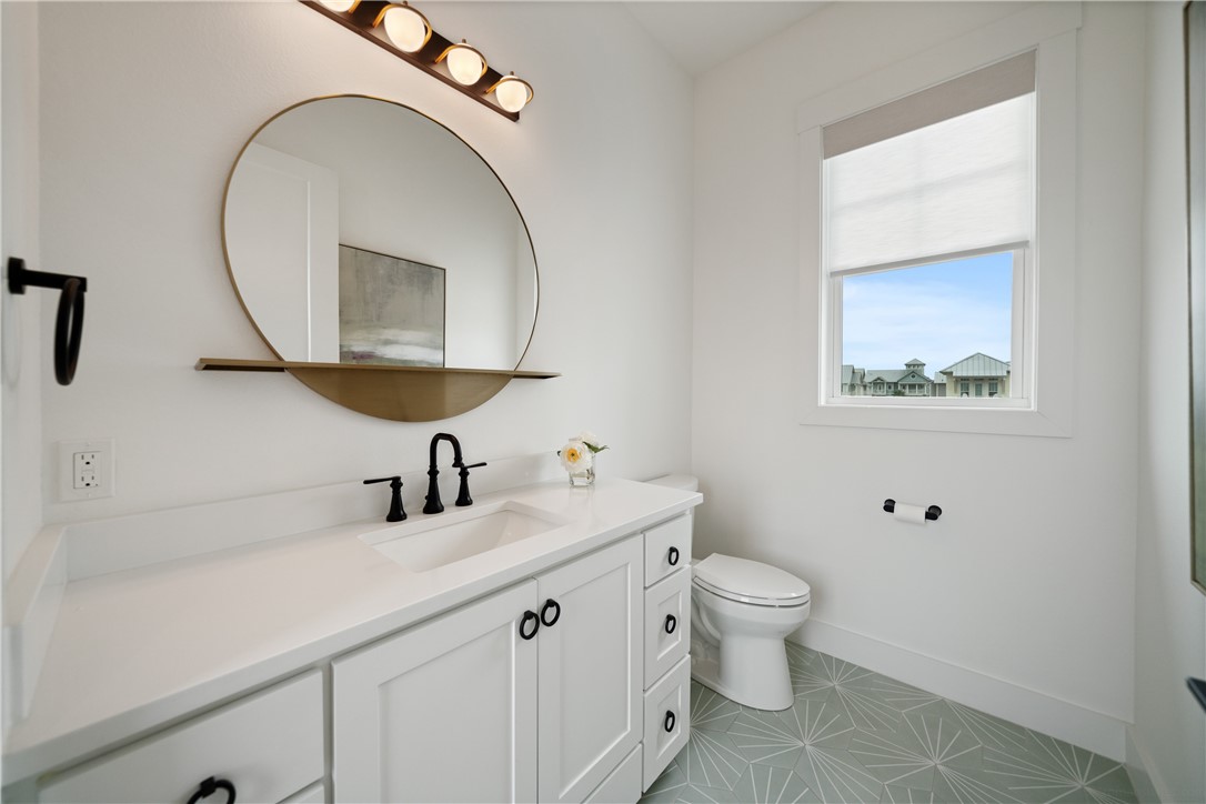 636 Kings Crown Property Photo 12