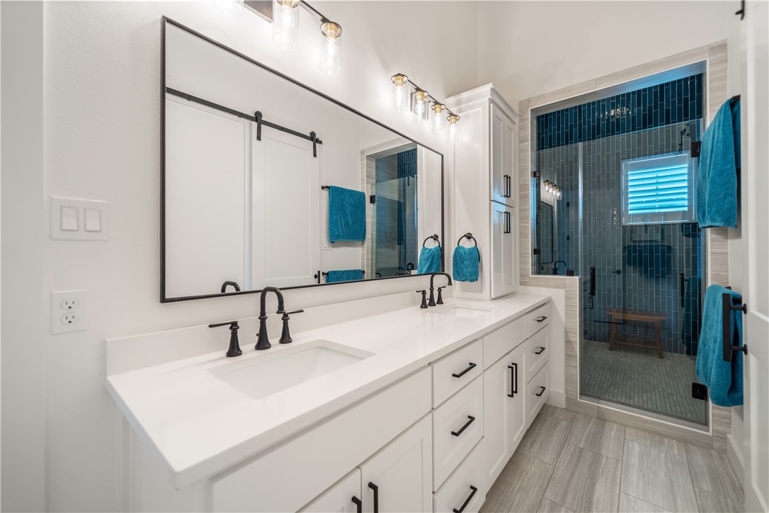 636 Kings Crown Property Photo 15