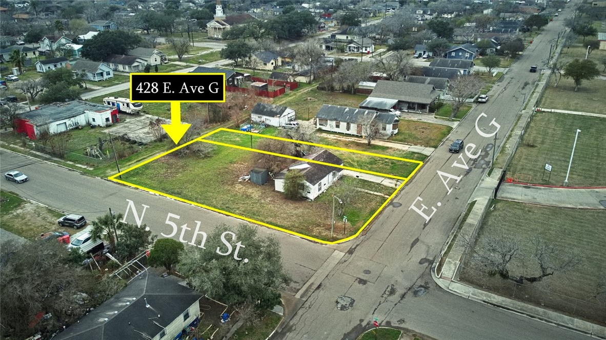 428 E Avenue G Property Photo 5