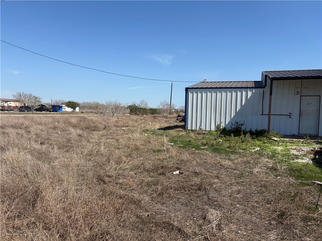 417 Jennifer Property Photo 2