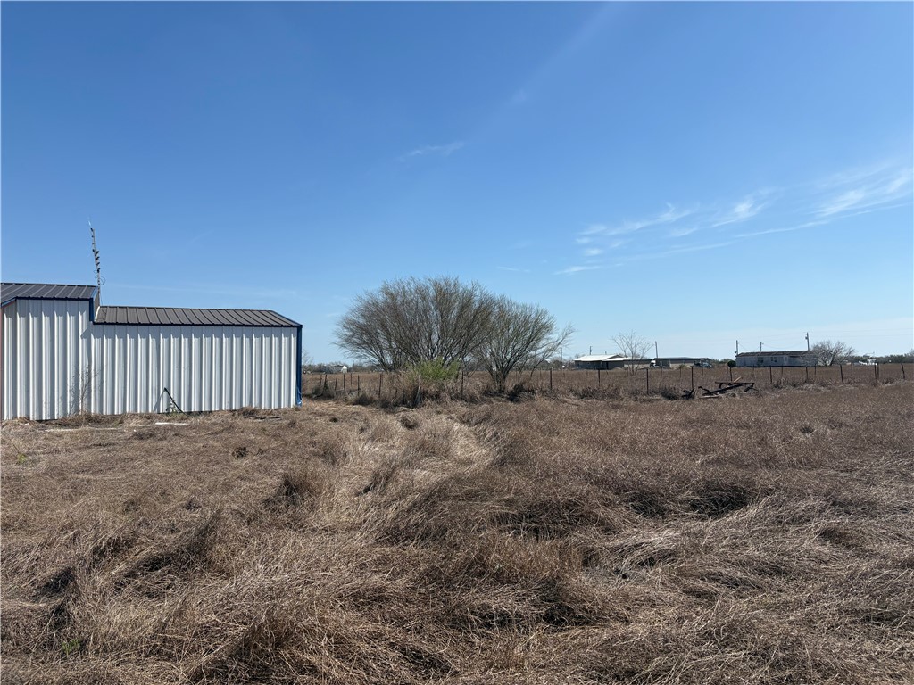417 Jennifer Property Photo 5
