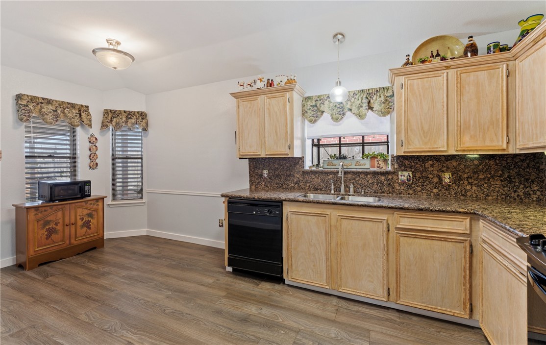 7349 Windy Ridge Dr Property Photo 4