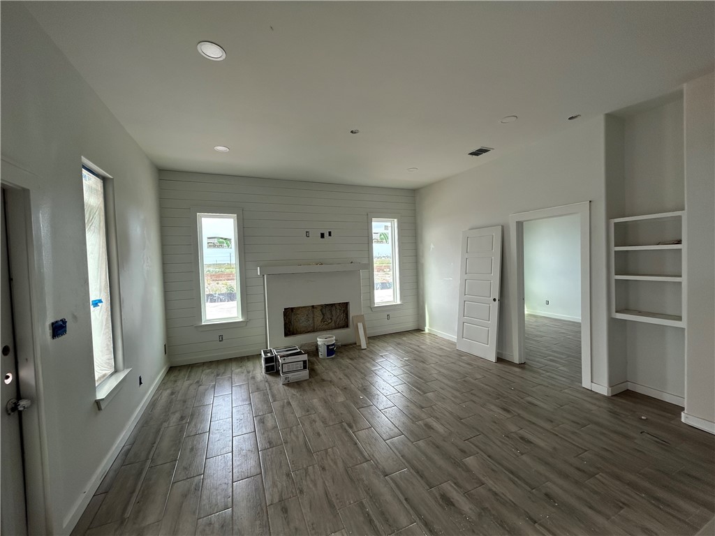207 St. John Circle Property Photo 10