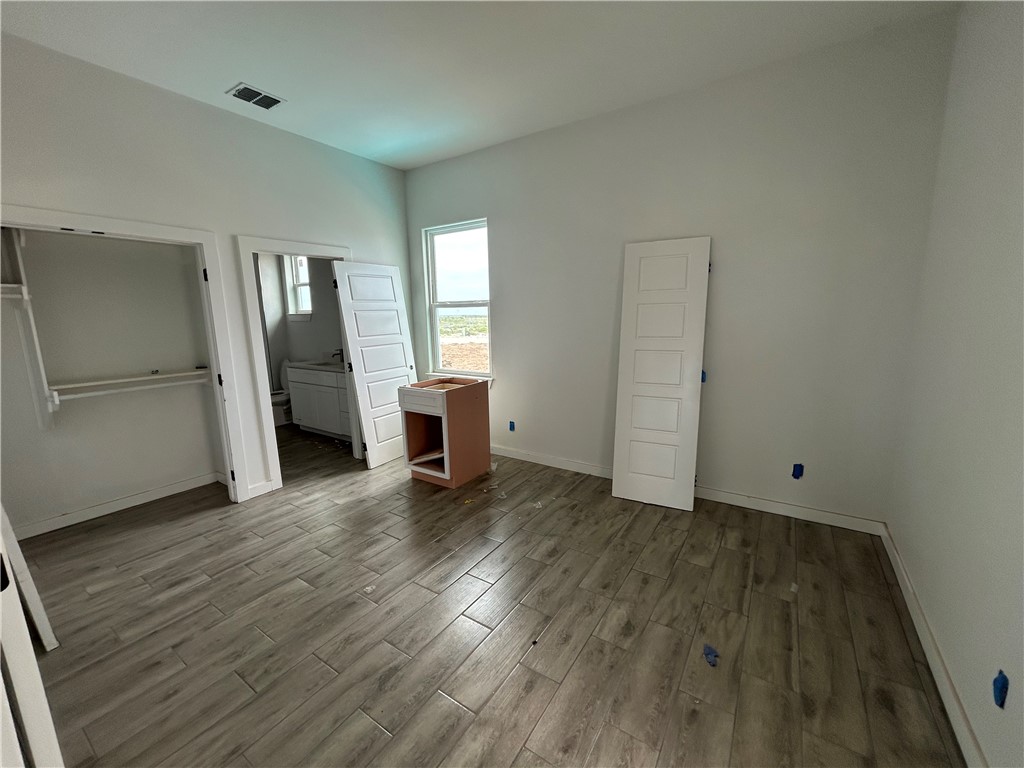 207 St. John Circle Property Photo 15