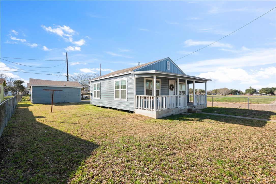 4401 Valdez Dr Property Photo 2