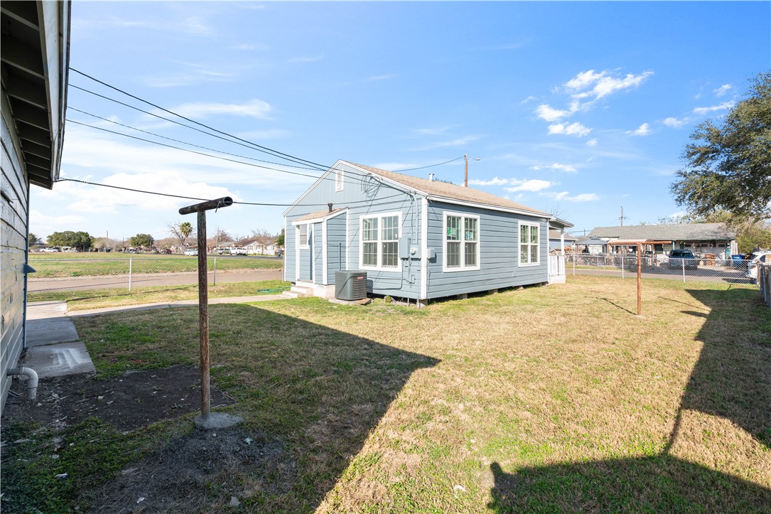 4401 Valdez Dr Property Photo 3