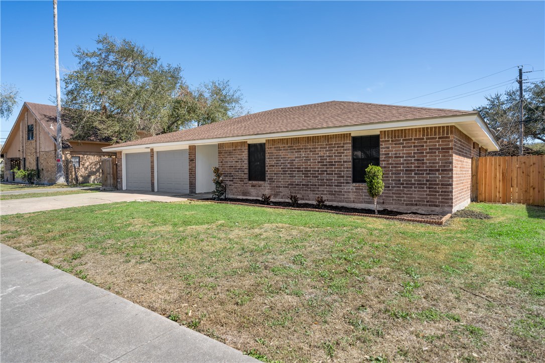 6806 Crosstimbers Dr Property Photo 2