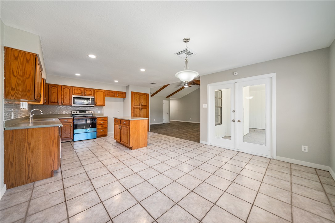6806 Crosstimbers Dr Property Photo 8