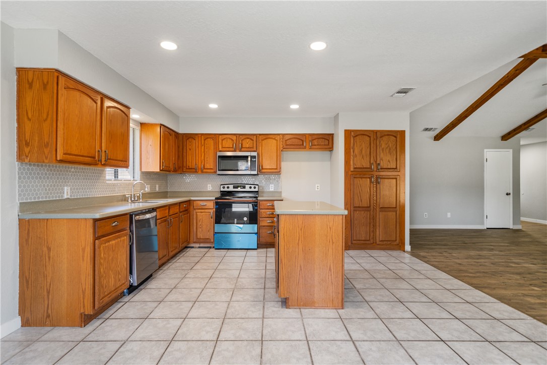 6806 Crosstimbers Dr Property Photo 9