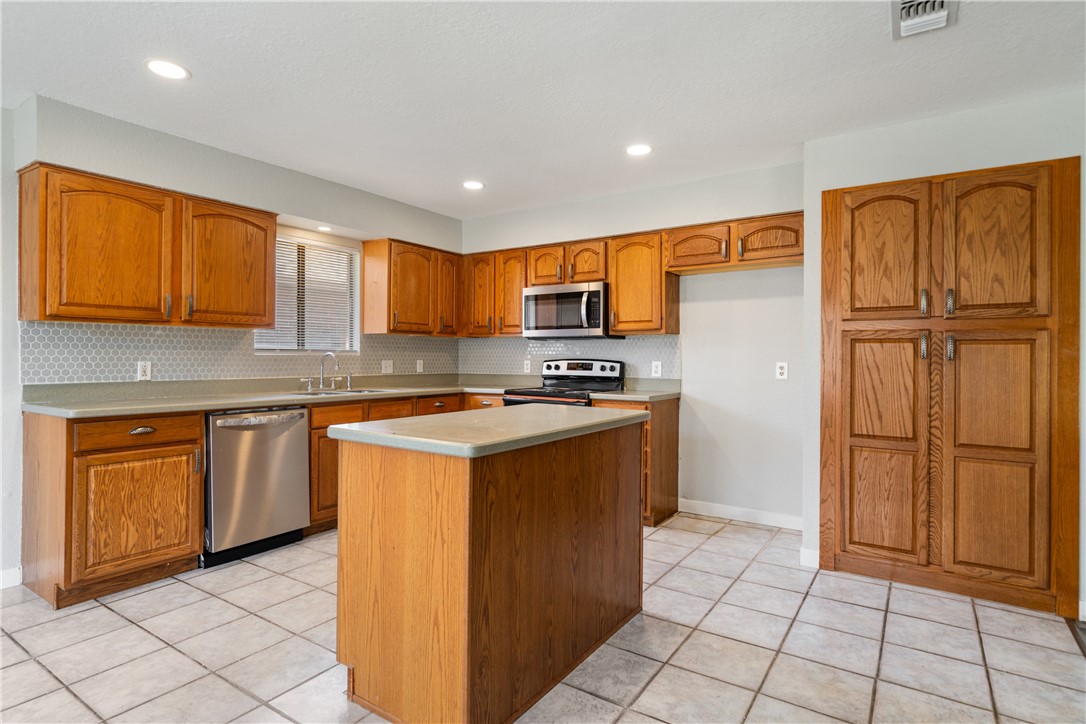 6806 Crosstimbers Dr Property Photo 10