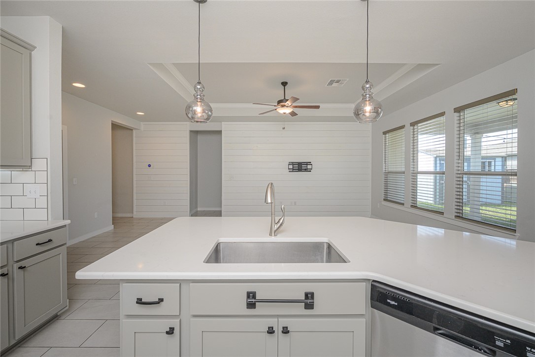 1028 Ocean Breeze St Property Photo 9