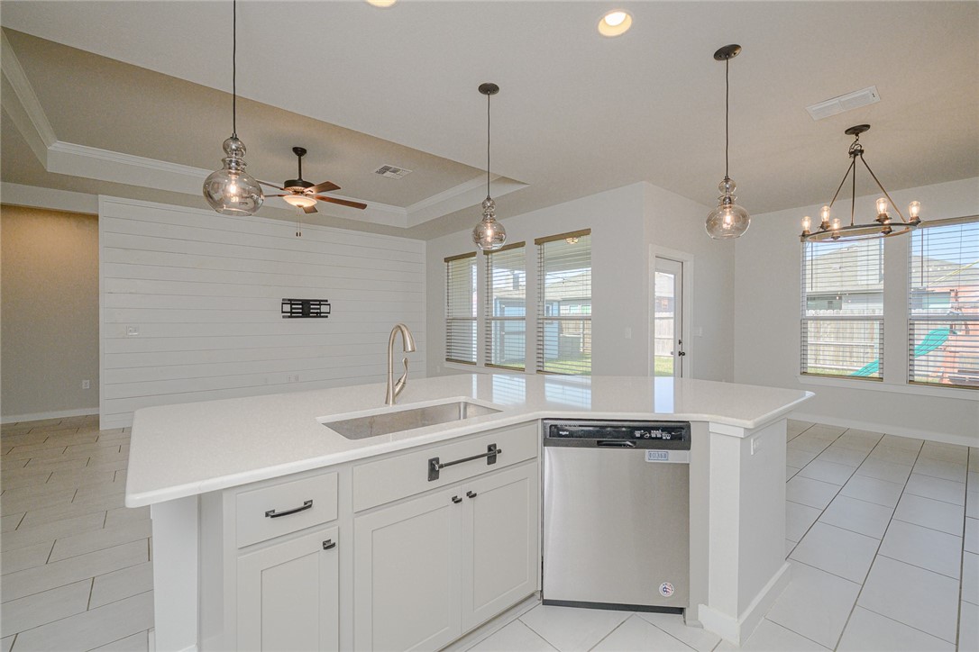 1028 Ocean Breeze St Property Photo 10