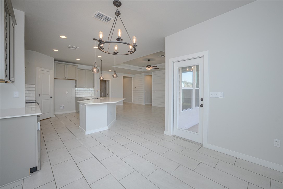 1028 Ocean Breeze St Property Photo 15