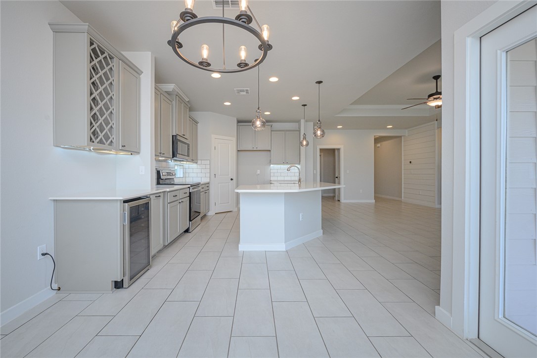 1028 Ocean Breeze St Property Photo 16
