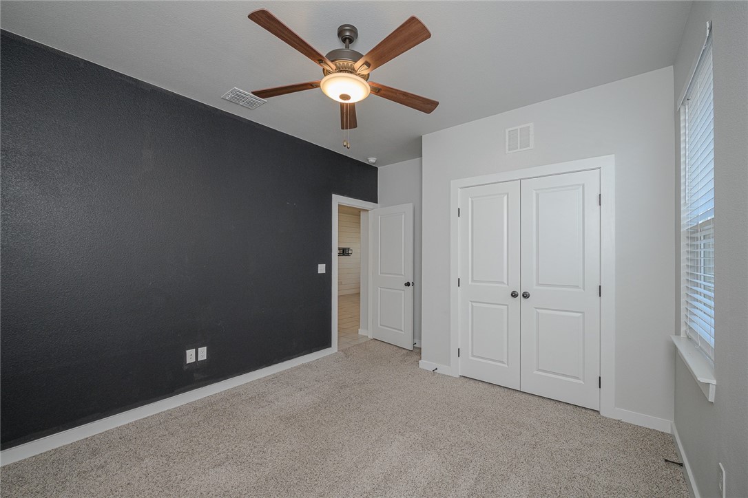1028 Ocean Breeze St Property Photo 20