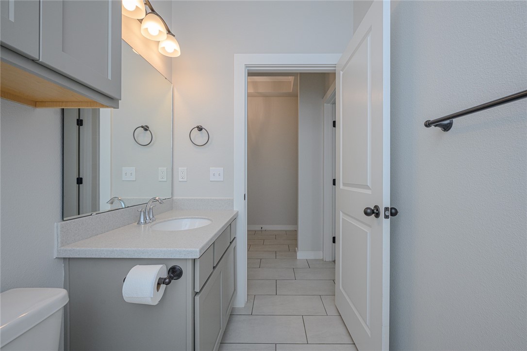 1028 Ocean Breeze St Property Photo 26