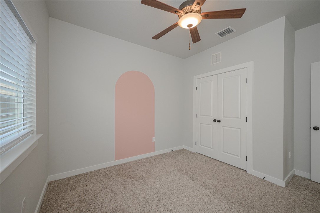 1028 Ocean Breeze St Property Photo 29