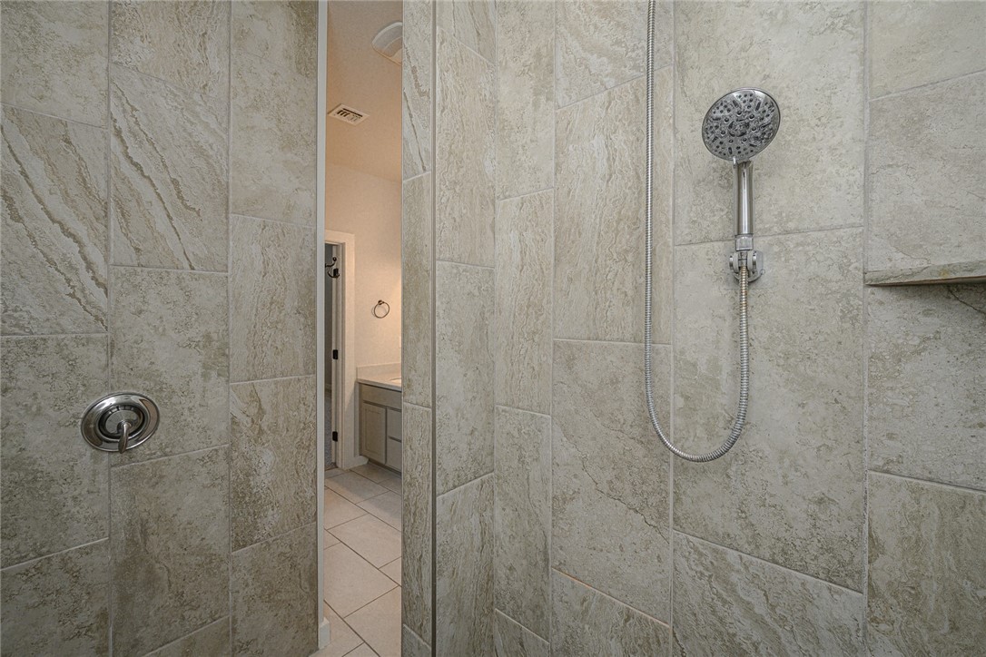 1028 Ocean Breeze St Property Photo 35
