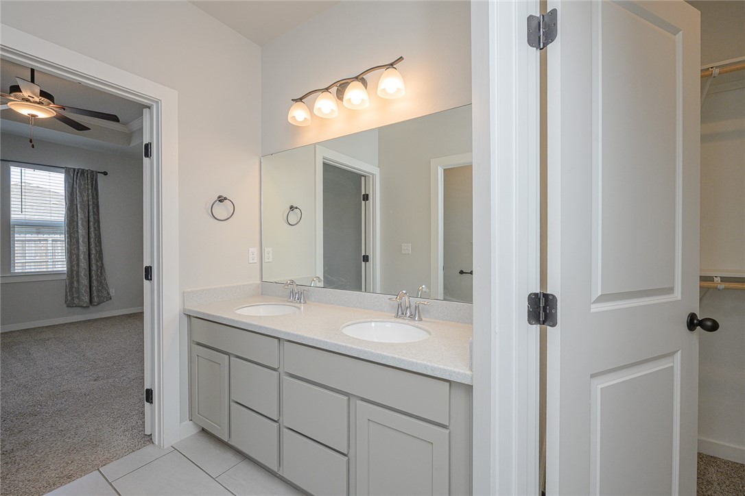 1028 Ocean Breeze St Property Photo 36