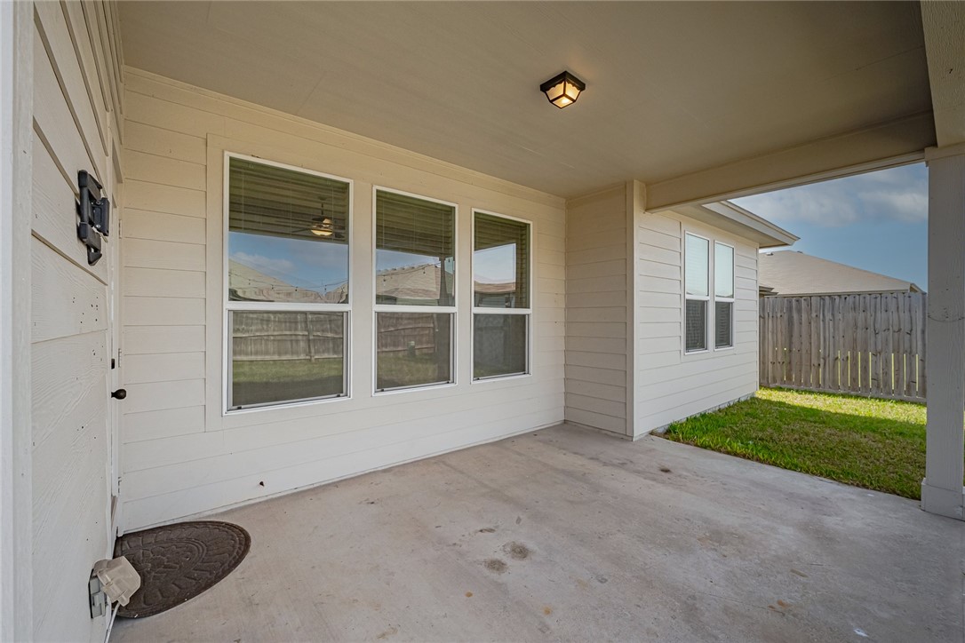1028 Ocean Breeze St Property Photo 39