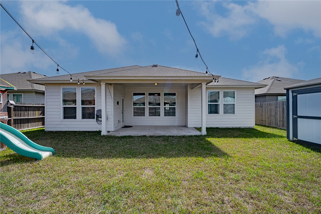 1028 Ocean Breeze St Property Photo 40