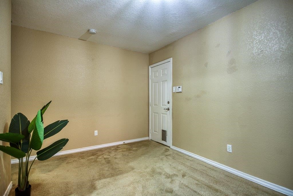 11830 Fontana Ave Property Photo 4
