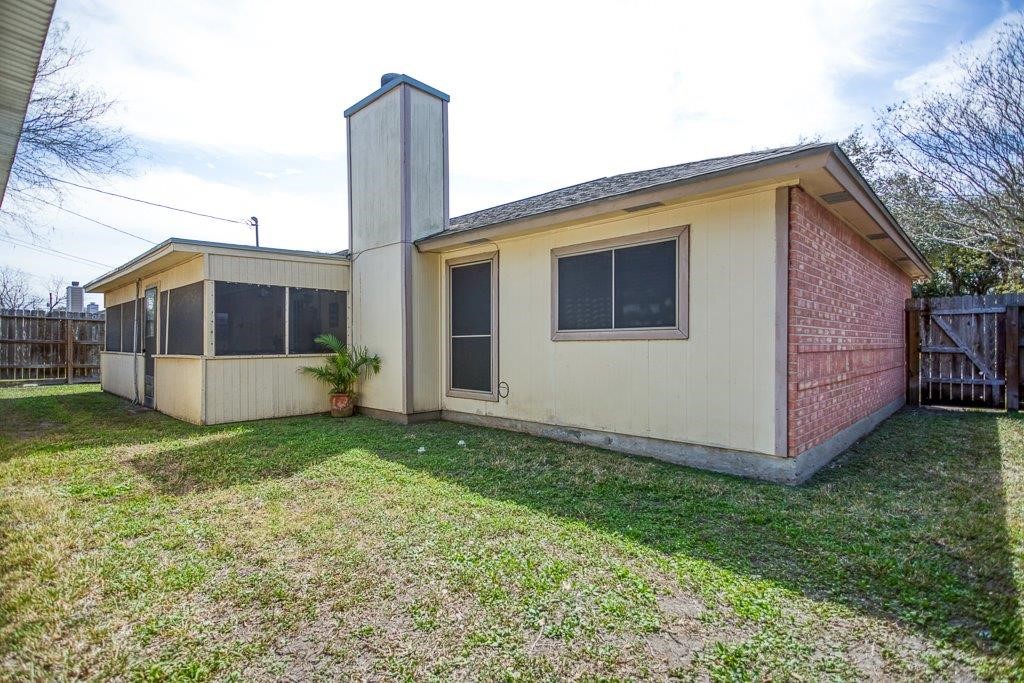 11830 Fontana Ave Property Photo 29