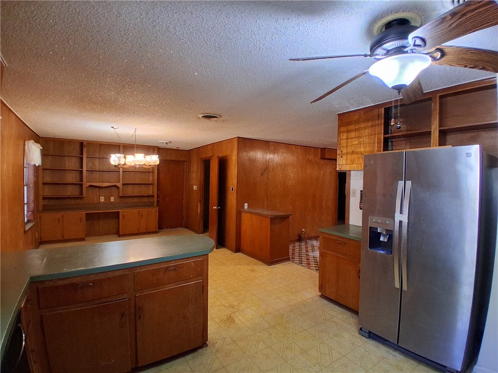 1325 S Whitney St Property Photo 4