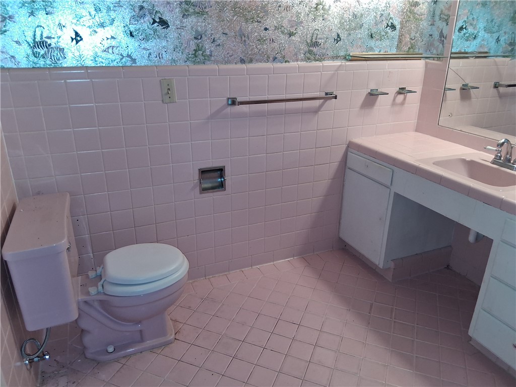 1325 S Whitney St Property Photo 11