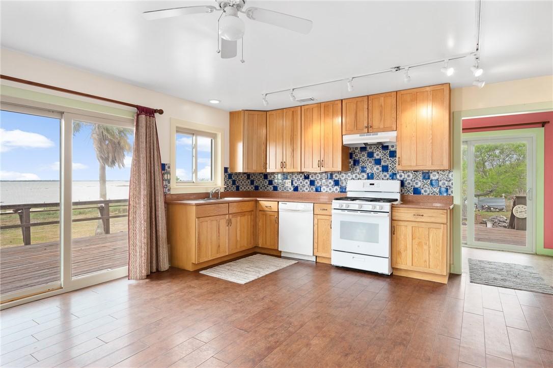 201 Copano Bay Dr Property Photo 14