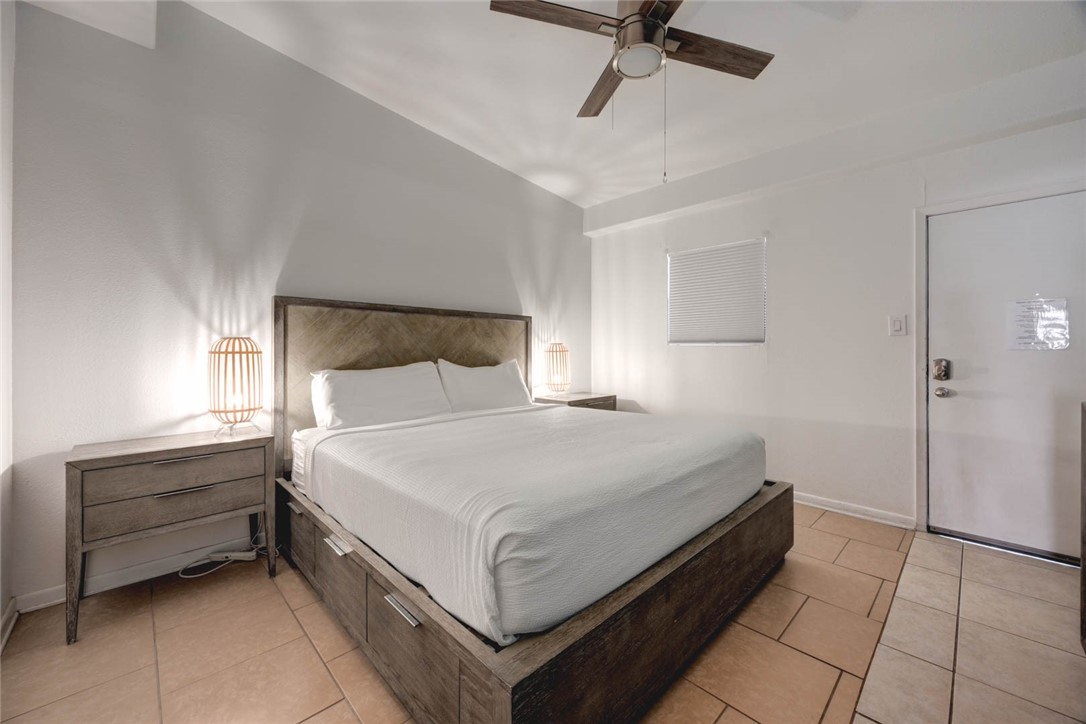 810 Banyan Beach Dr 123 Property Photo 2