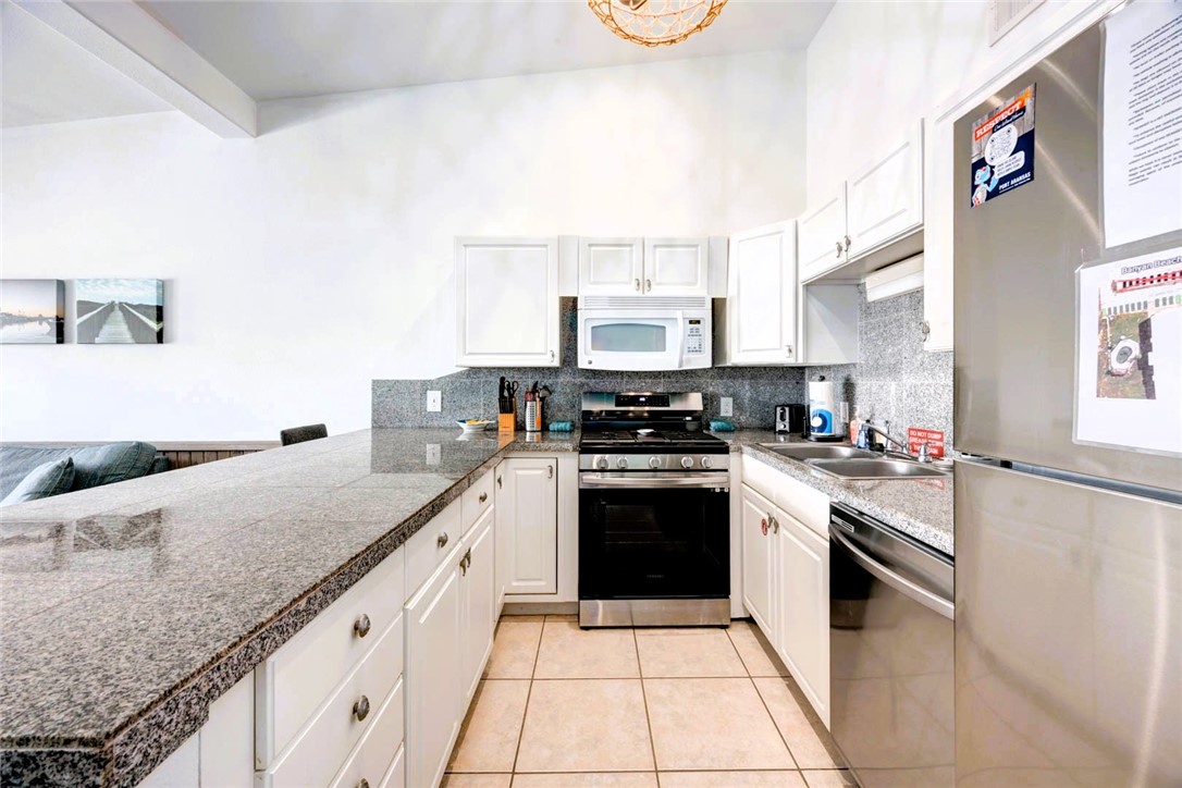 810 Banyan Beach Dr 123 Property Photo 5